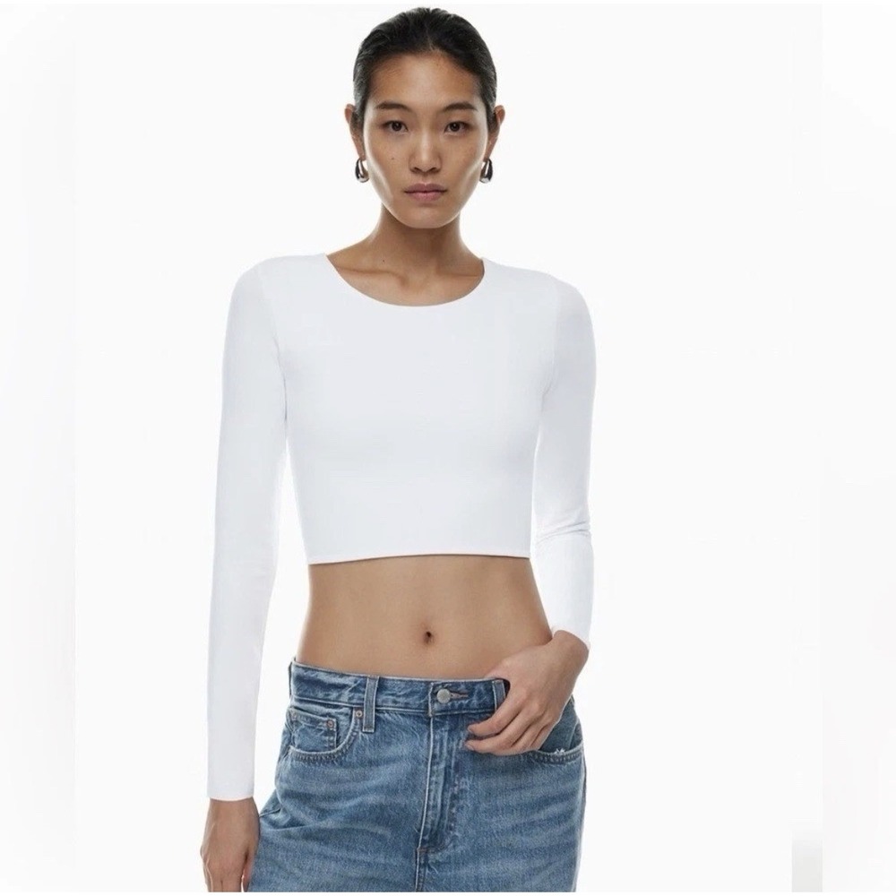 Aritzia Babaton Contour Crew Cropped Long Sleeve Top White Medium Capsule